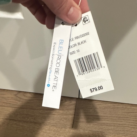 Bleu Rod Beattie Black and Cream Leaf Bikini Top - Picture 2 of 4